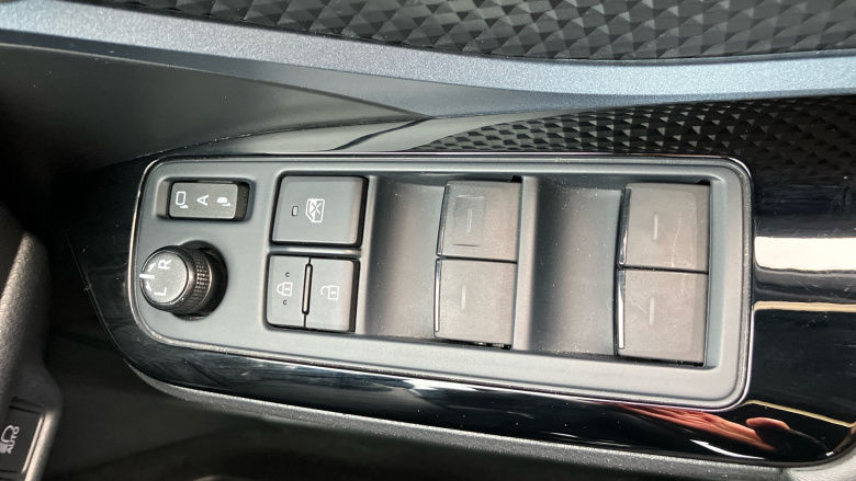 Toyota C-HR 1.8 Hybrid Design 5dr CVT Hybrid Hatchback